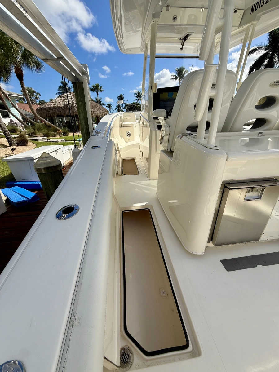 2021 Cobia 350