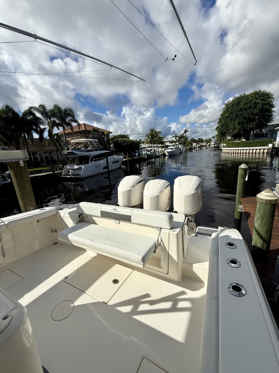 2021 Cobia 350