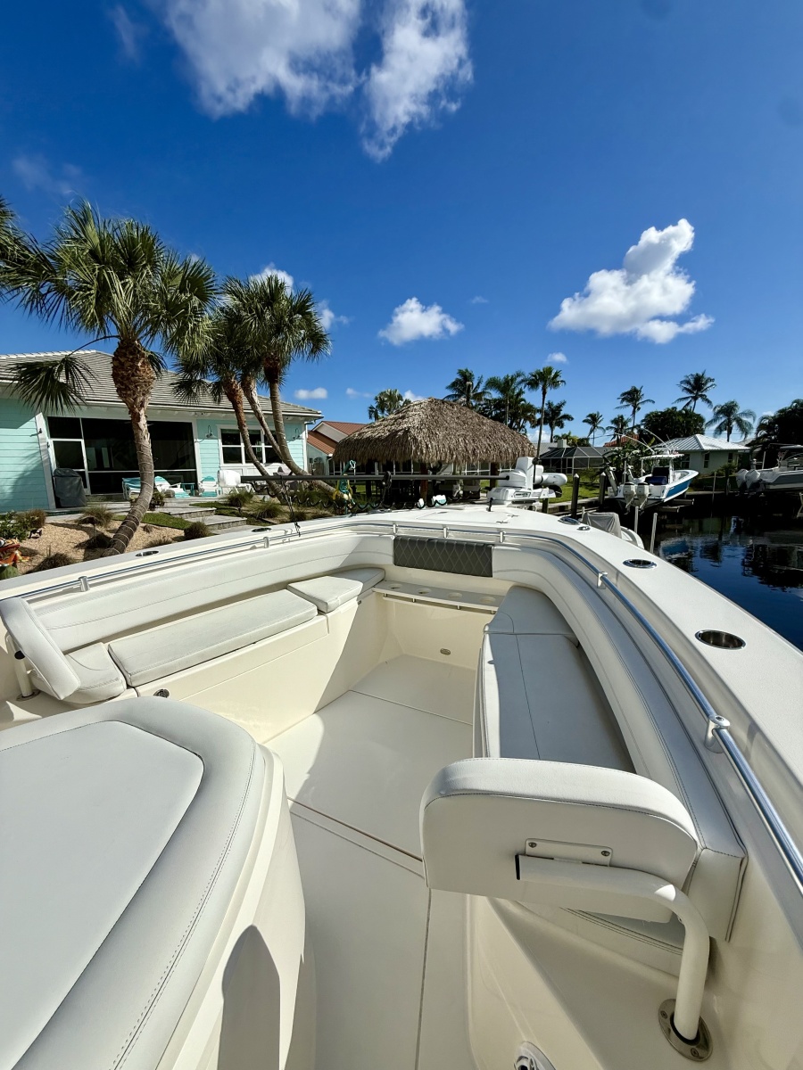 2021 Cobia 350