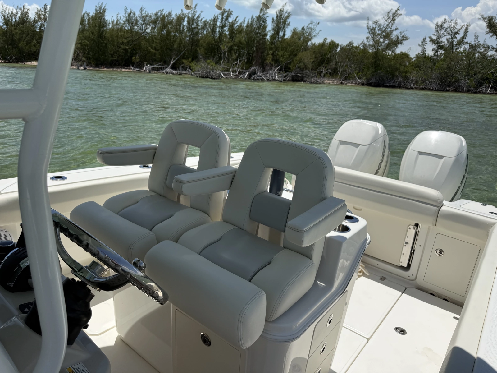 2019 Boston Whaler 280 Outrage