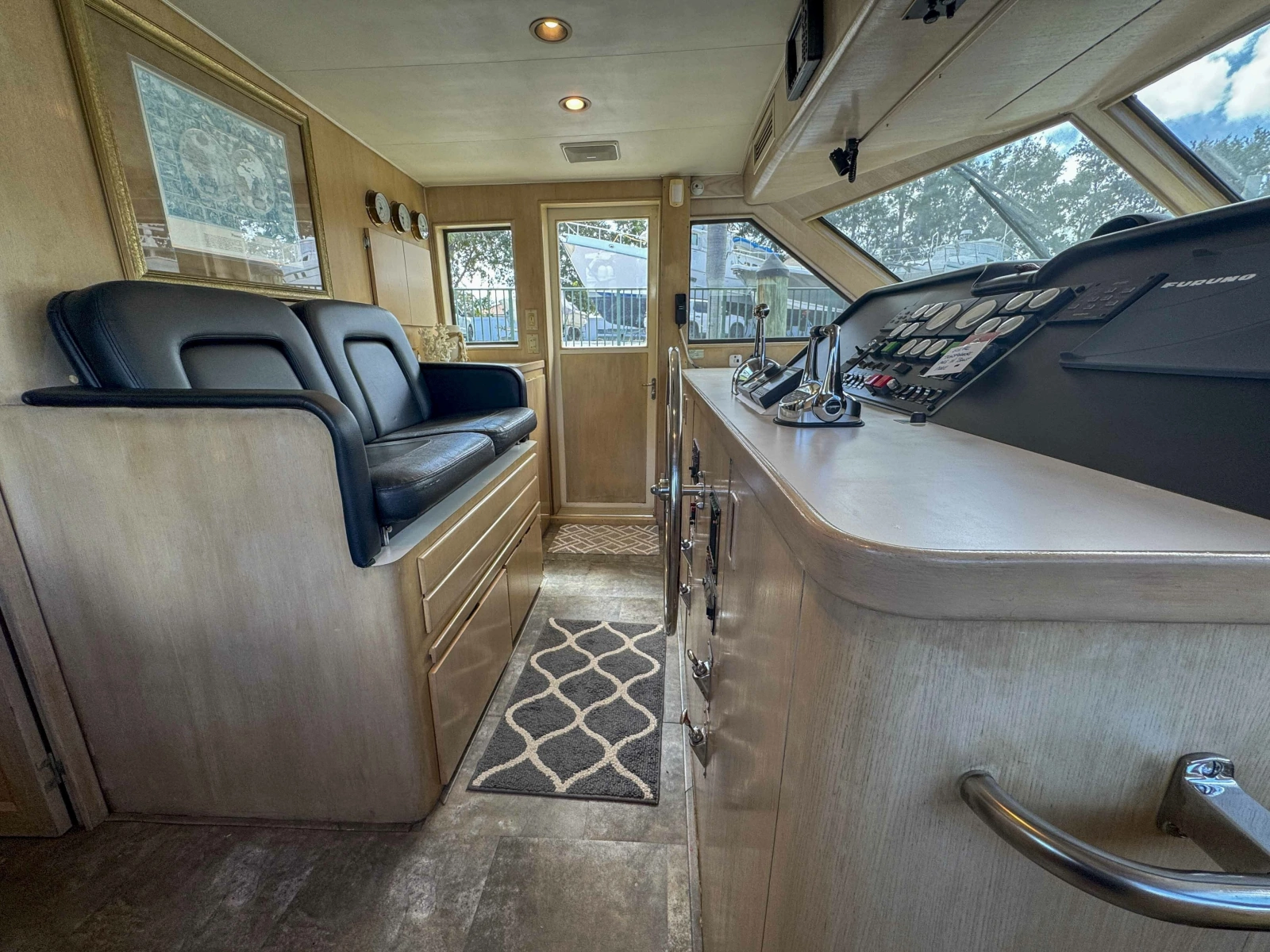 1991 Hatteras 70 Cockpit Motor Yacht