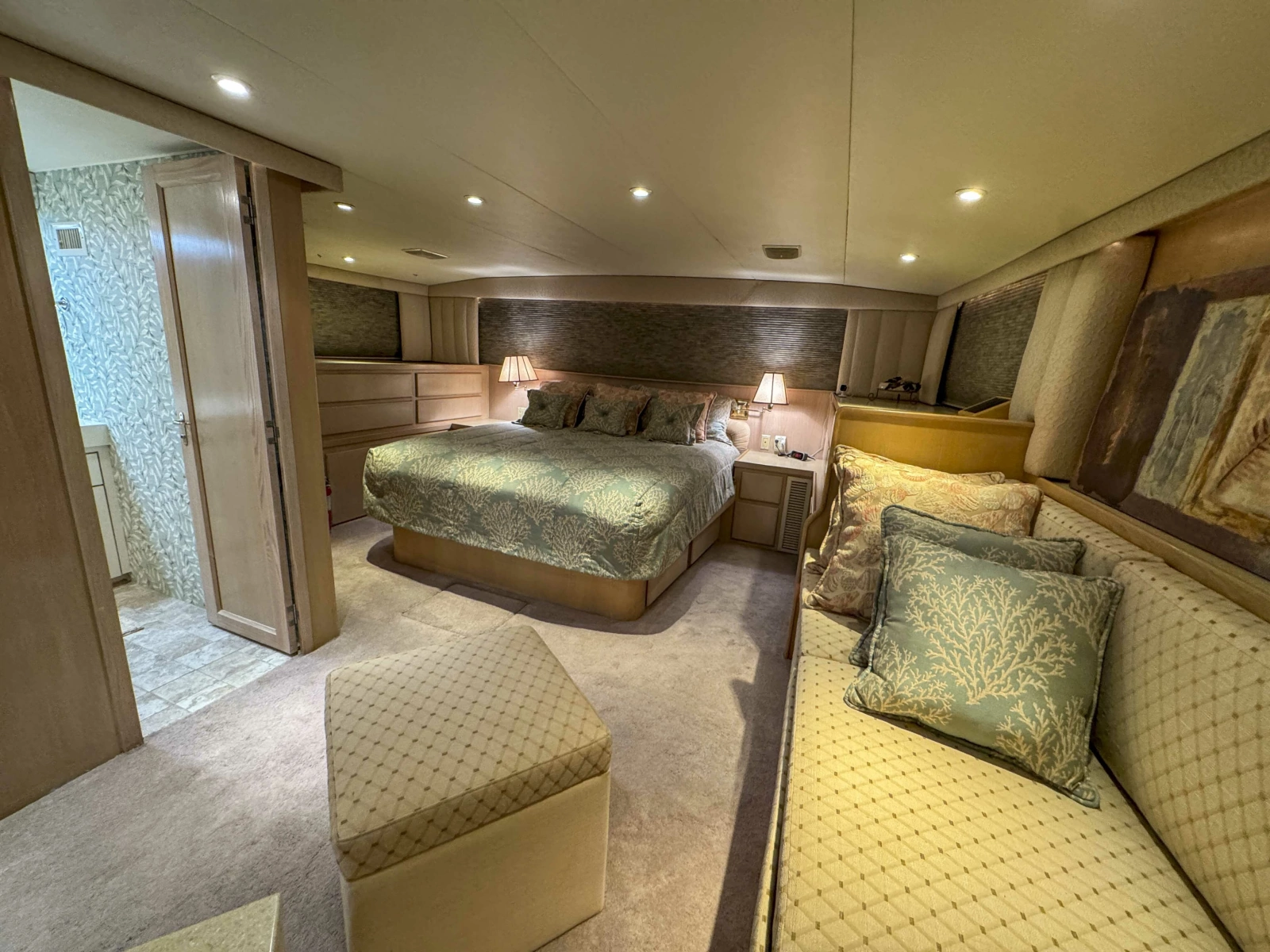 1991 Hatteras 70 Cockpit Motor Yacht