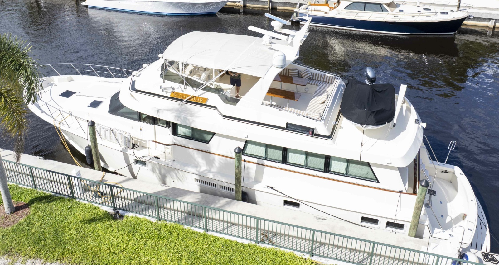 1991 Hatteras 70 Cockpit Motor Yacht