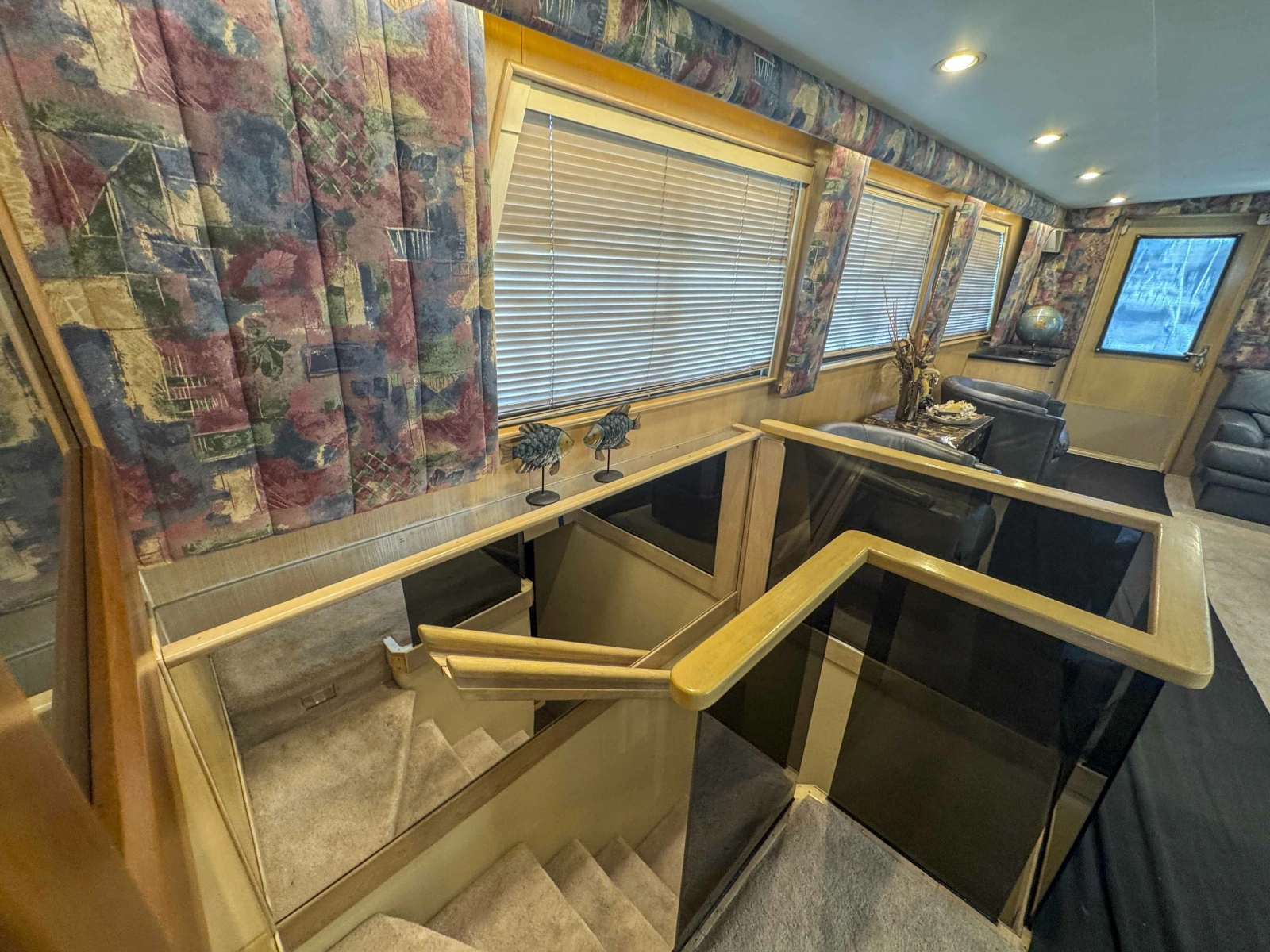 1991 Hatteras 70 Cockpit Motor Yacht
