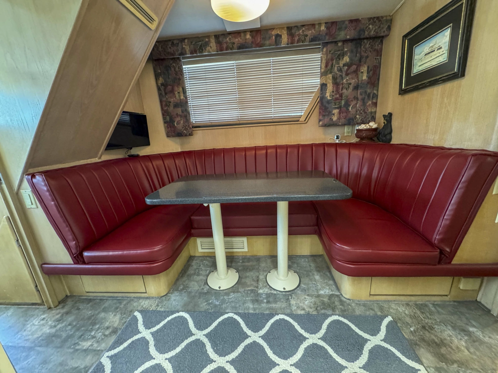 1991 Hatteras 70 Cockpit Motor Yacht