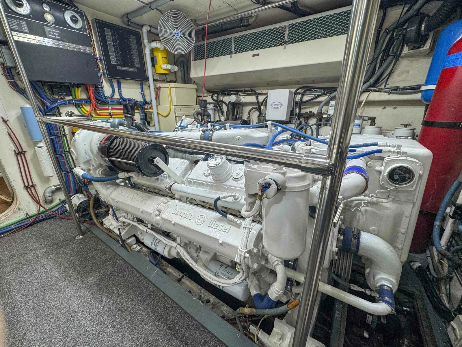 1991 Hatteras 70 Cockpit Motor Yacht