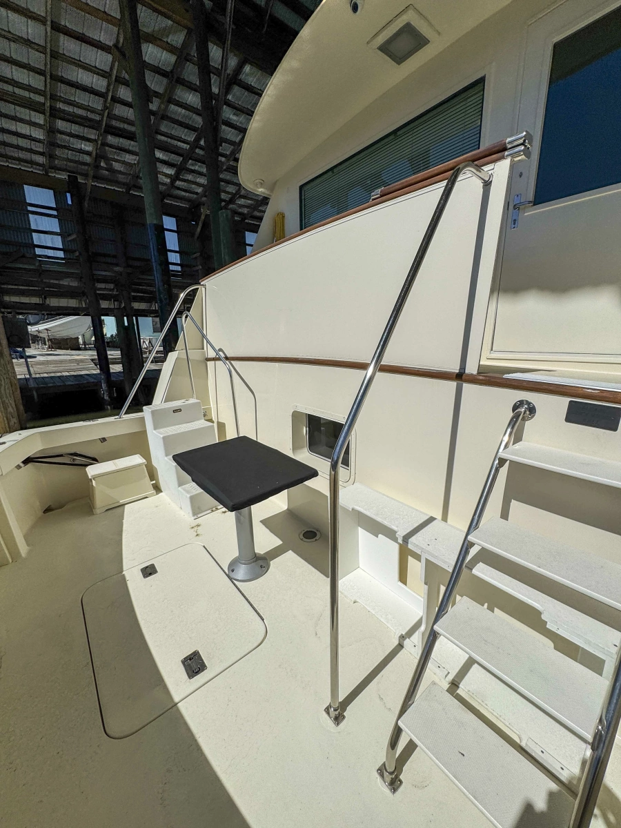 1991 Hatteras 70 Cockpit Motor Yacht