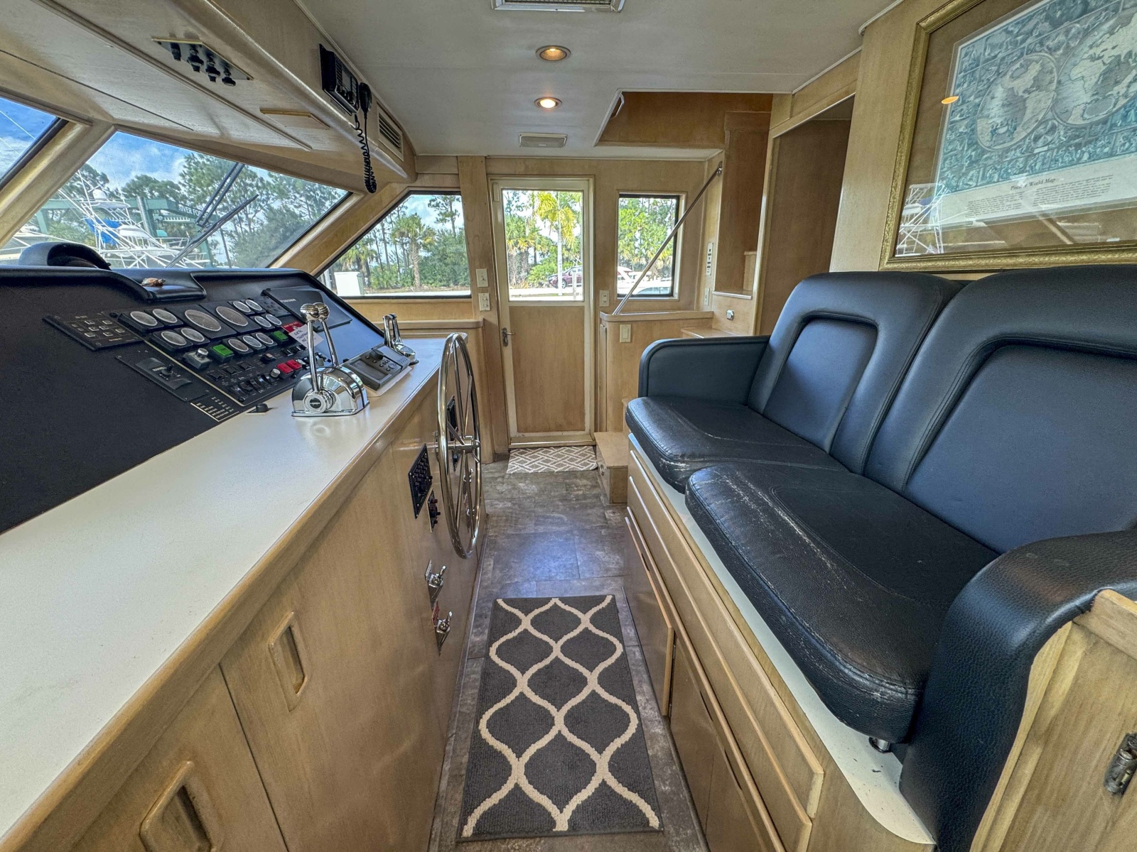 1991 Hatteras 70 Cockpit Motor Yacht