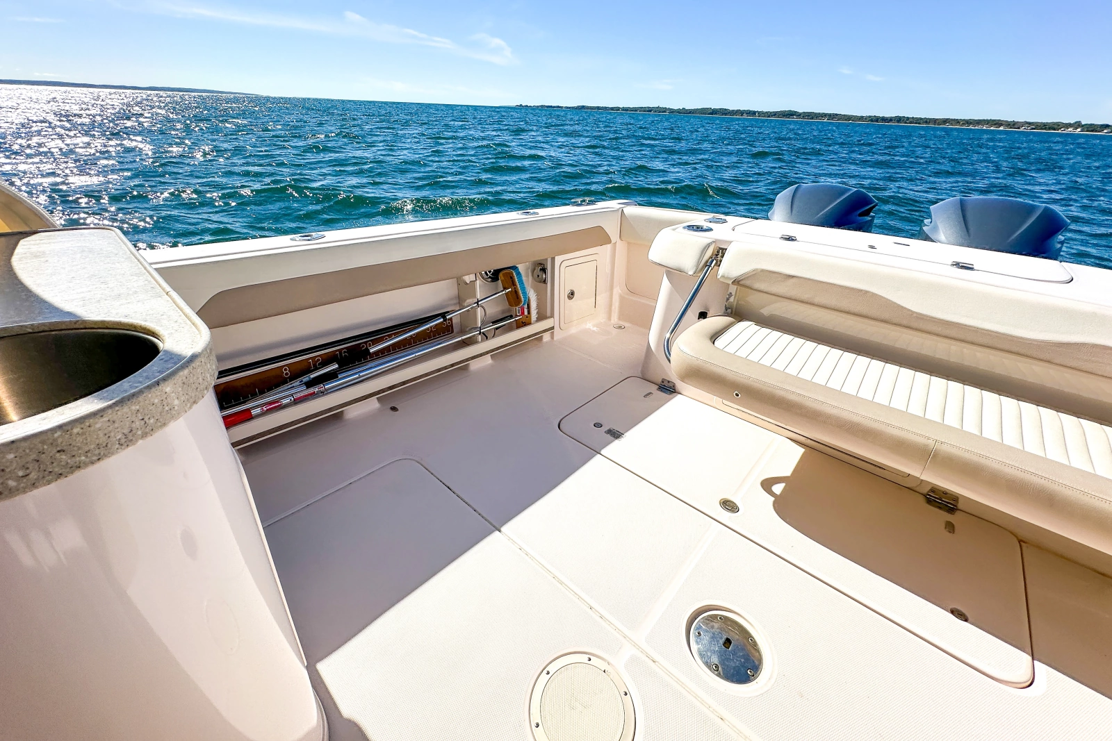 2014 Grady-White 307 Freedom