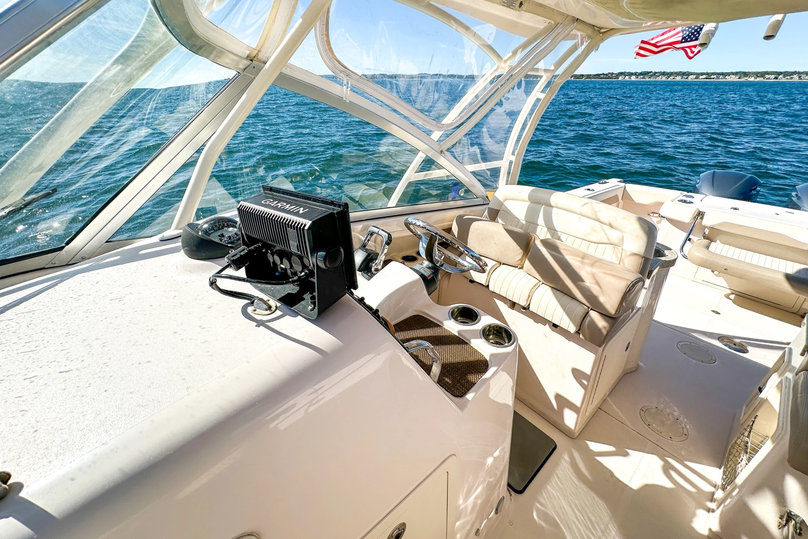 2014 Grady-White 307 Freedom