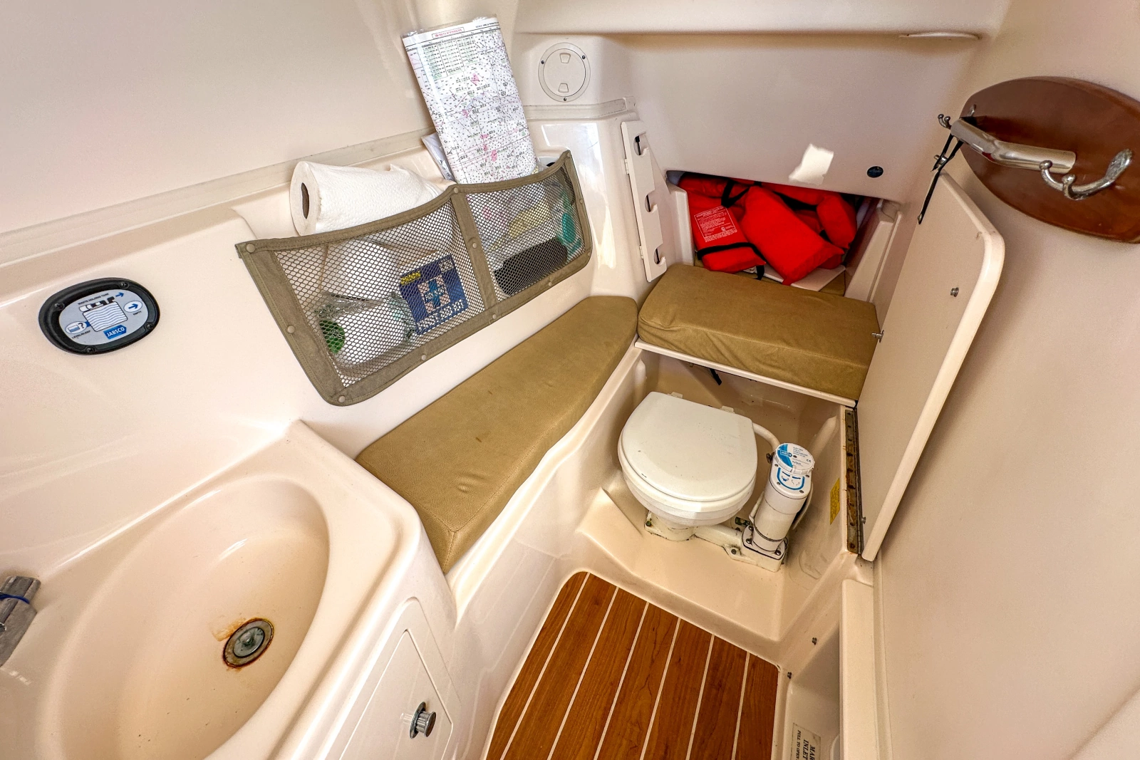2014 Grady-White 307 Freedom