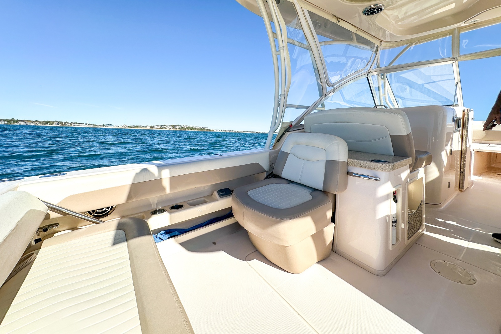 2014 Grady-White 307 Freedom