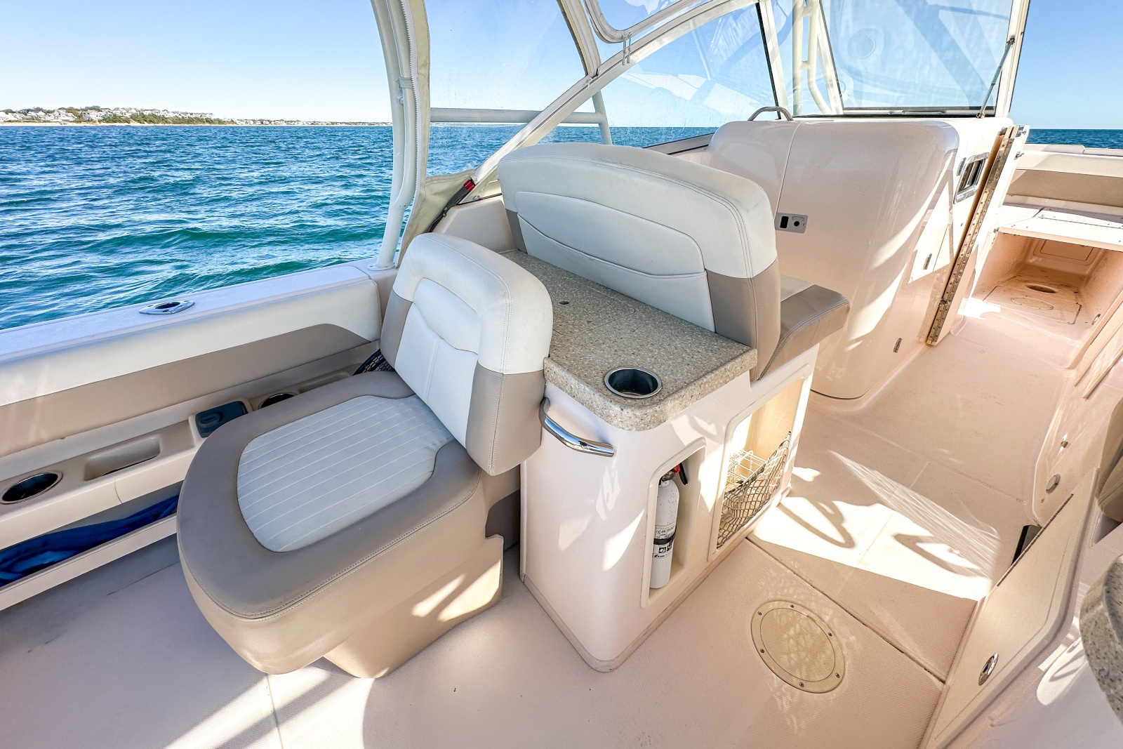 2014 Grady-White 307 Freedom