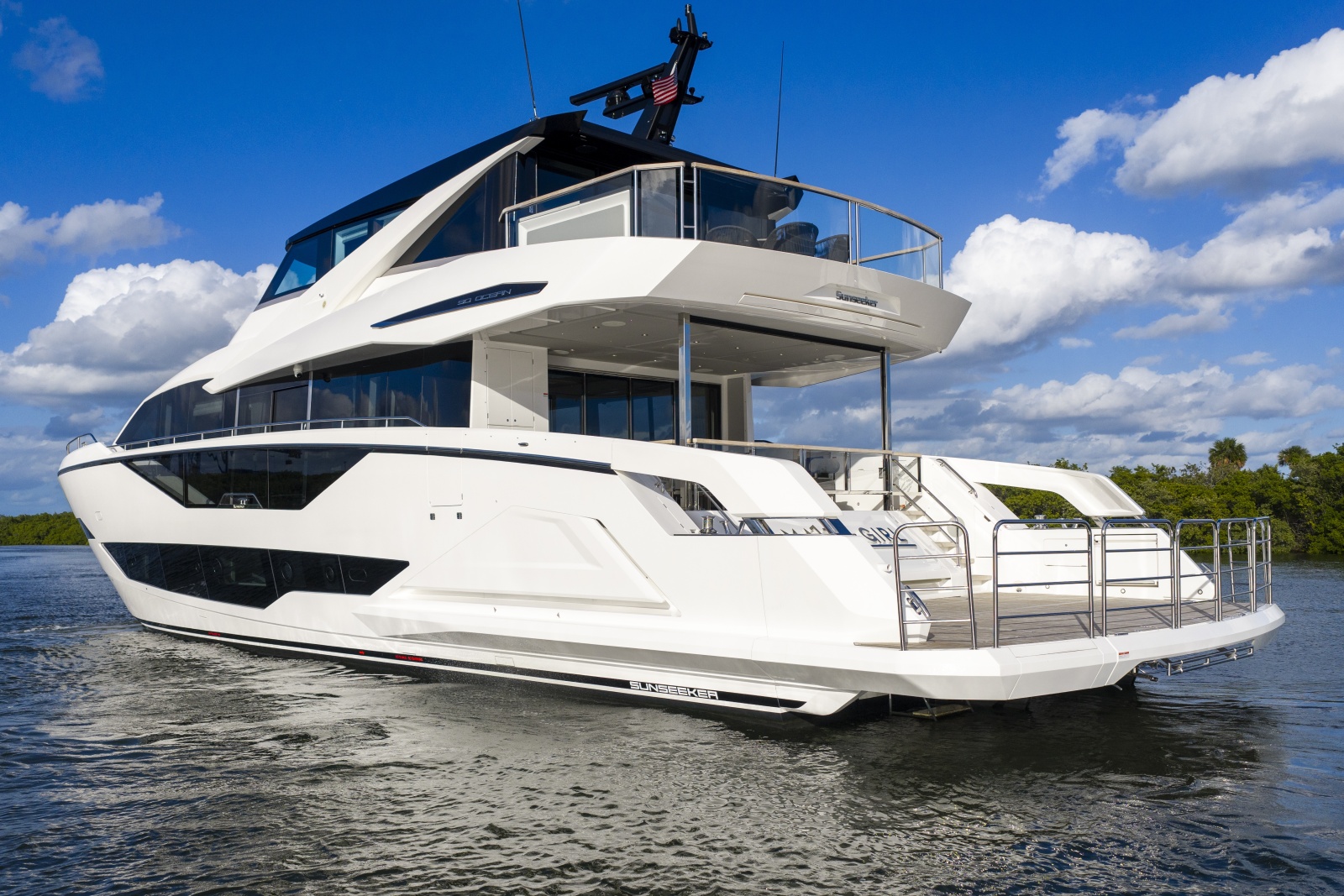 2025 Sunseeker 90 Ocean Enclosed