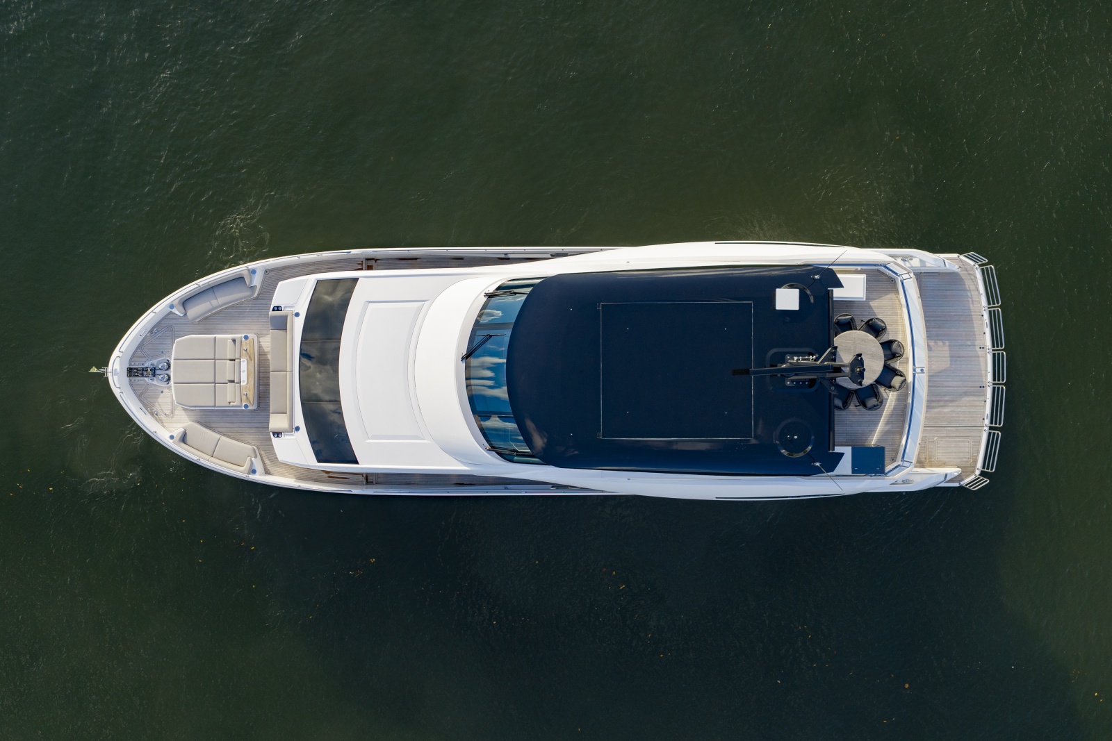 2025 Sunseeker 90 Ocean Enclosed