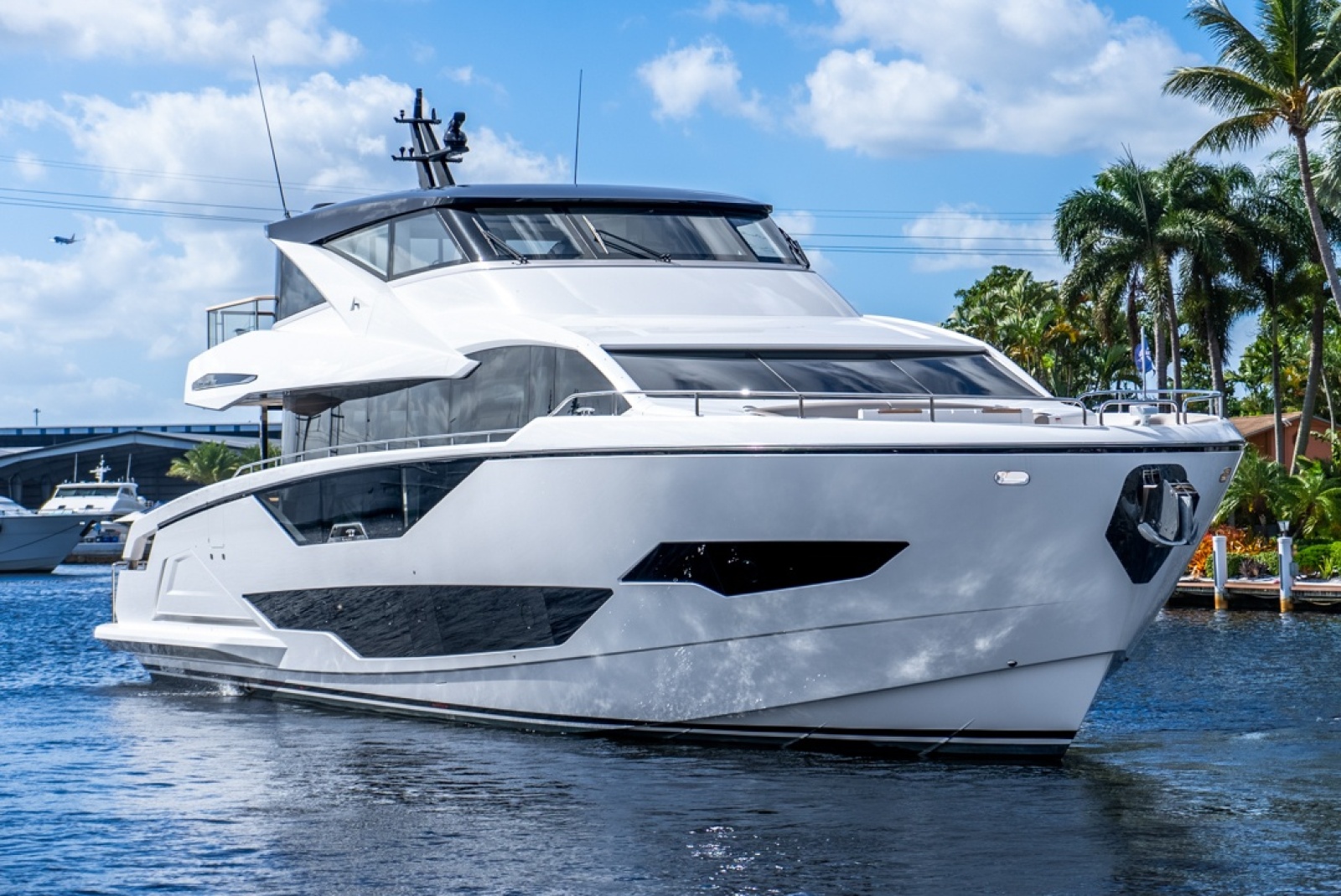 2025 Sunseeker 90 Ocean Enclosed