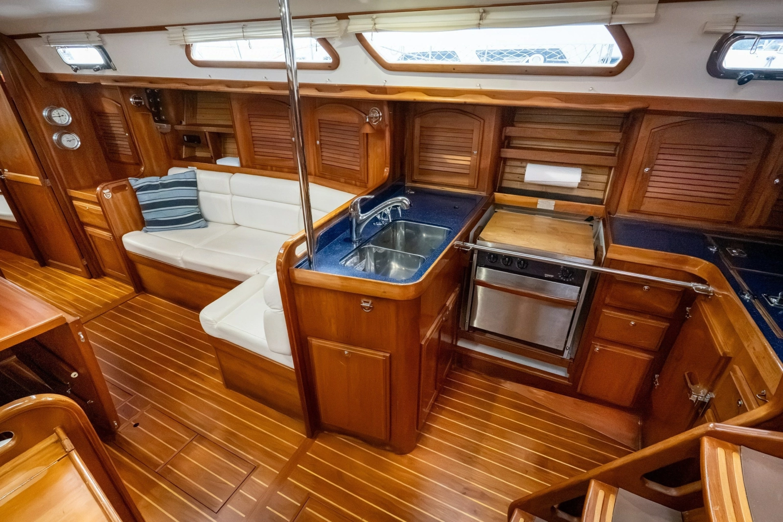 2005 Sabre 426