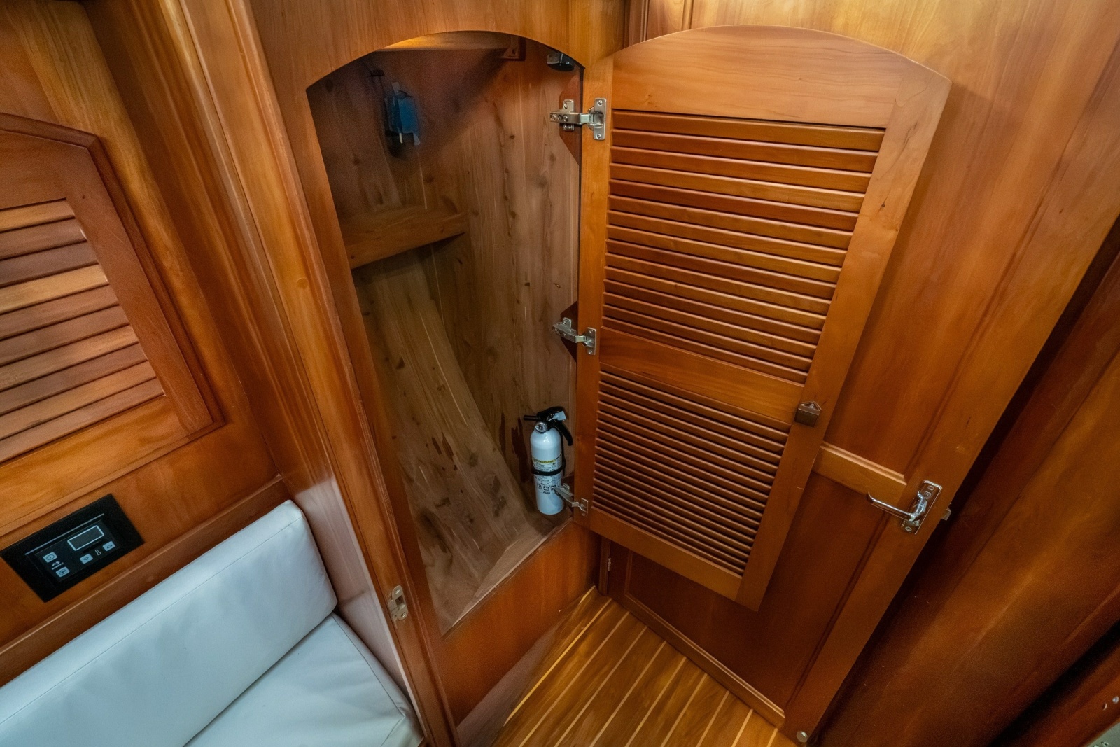 2005 Sabre 426