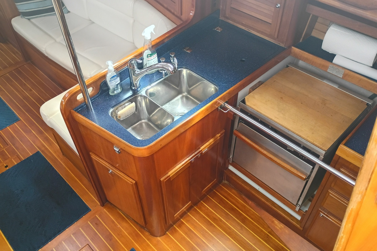 2005 Sabre 426