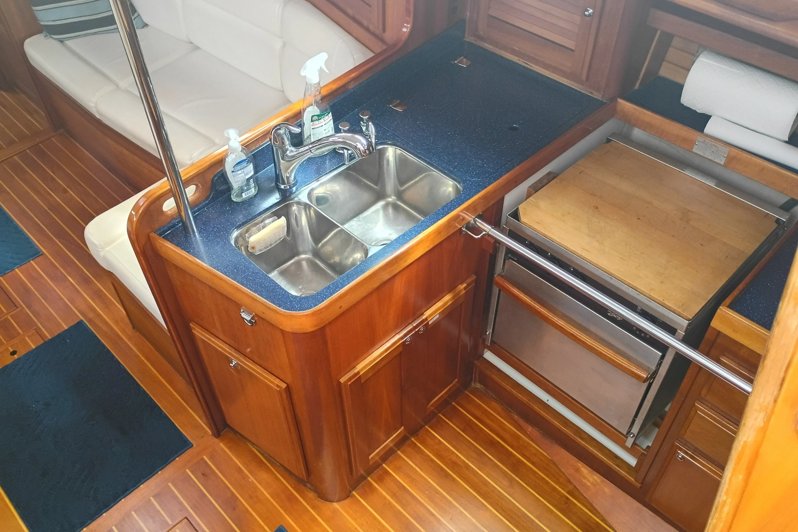 2005 Sabre 426
