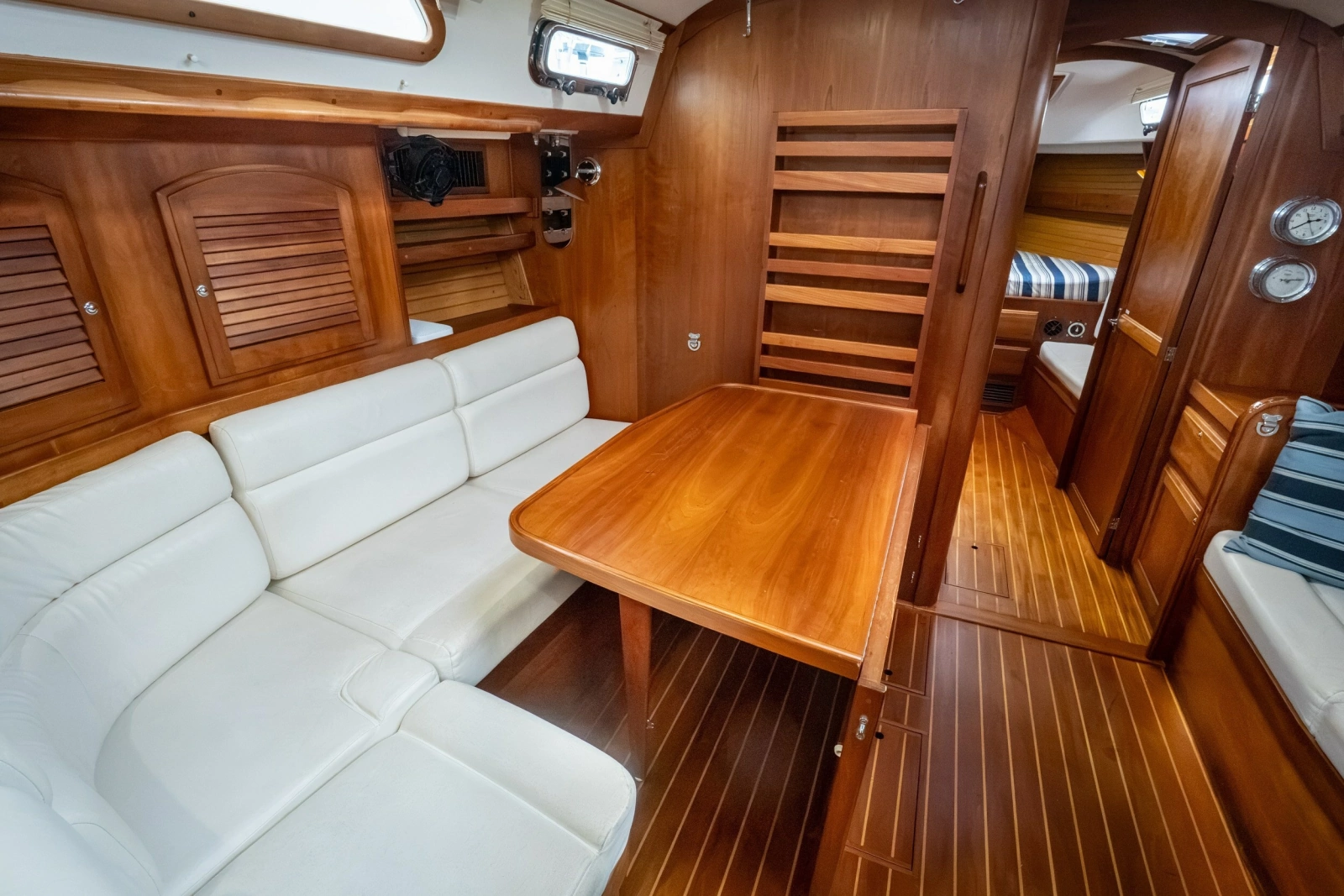 2005 Sabre 426