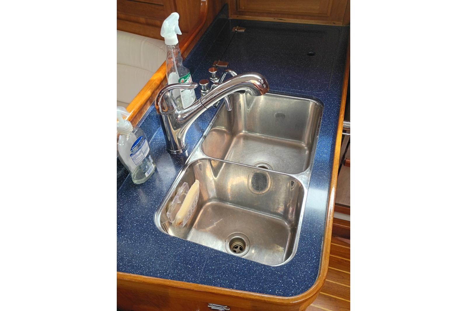 2005 Sabre 426