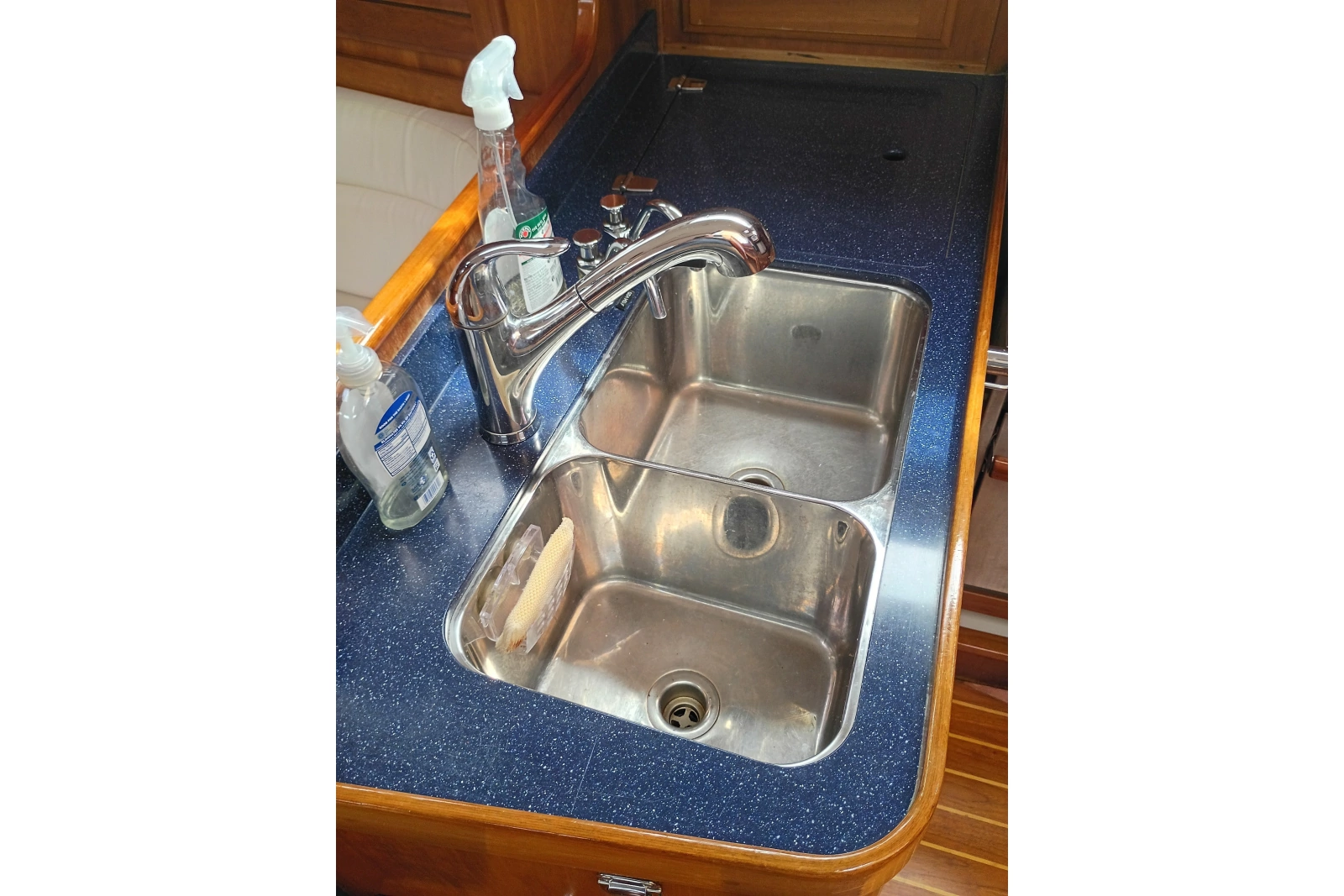 2005 Sabre 426