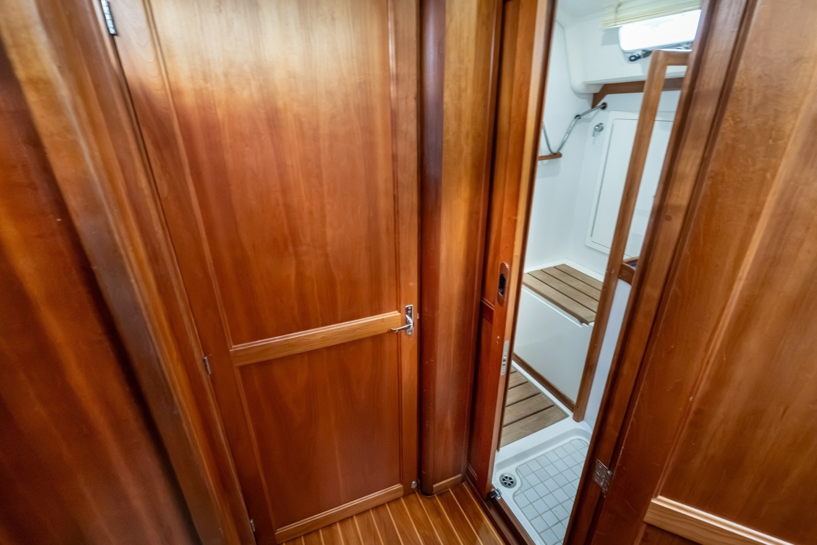 2005 Sabre 426