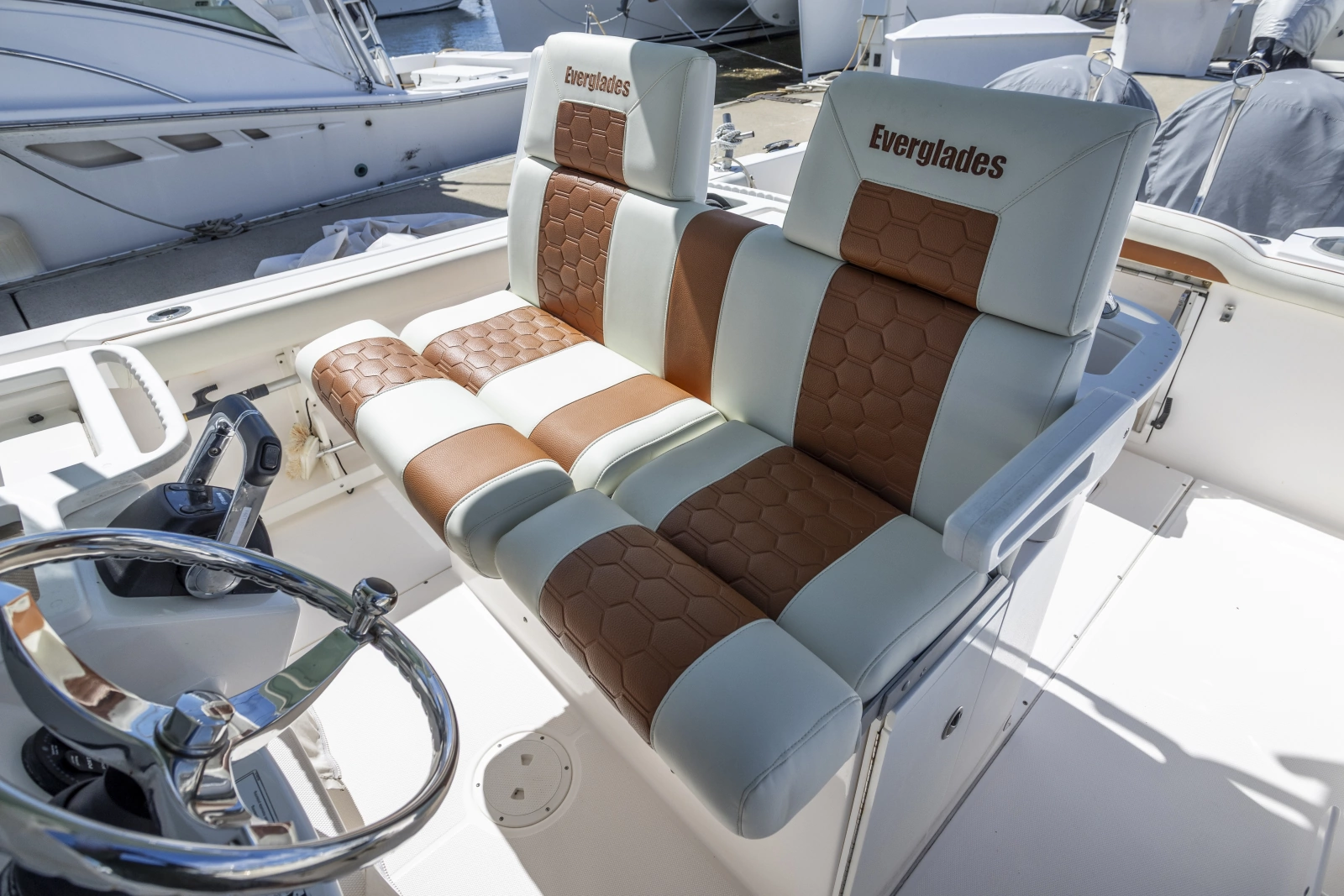 2012 Everglades 295 CENTER CONSOLE