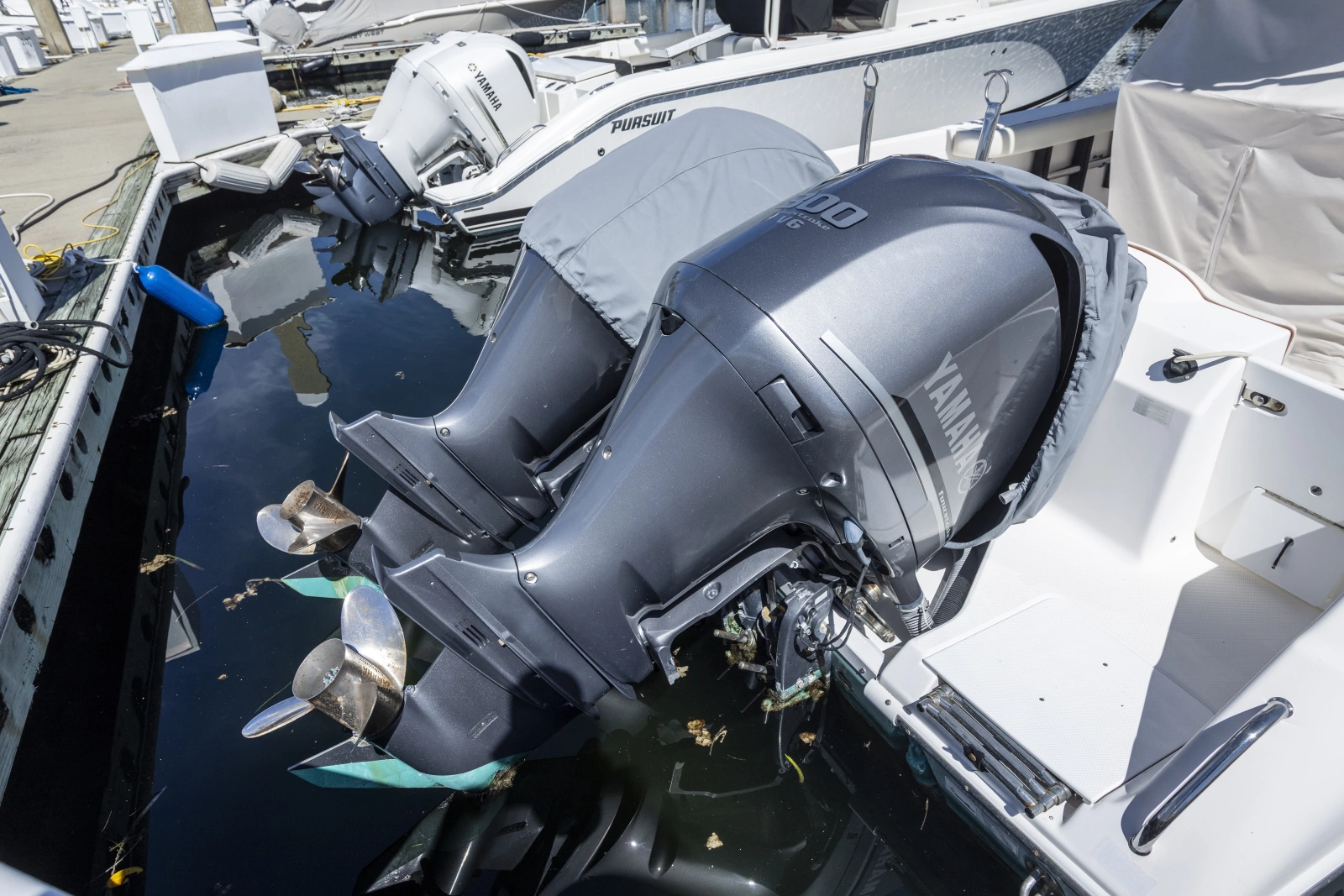 2012 Everglades 295 CENTER CONSOLE