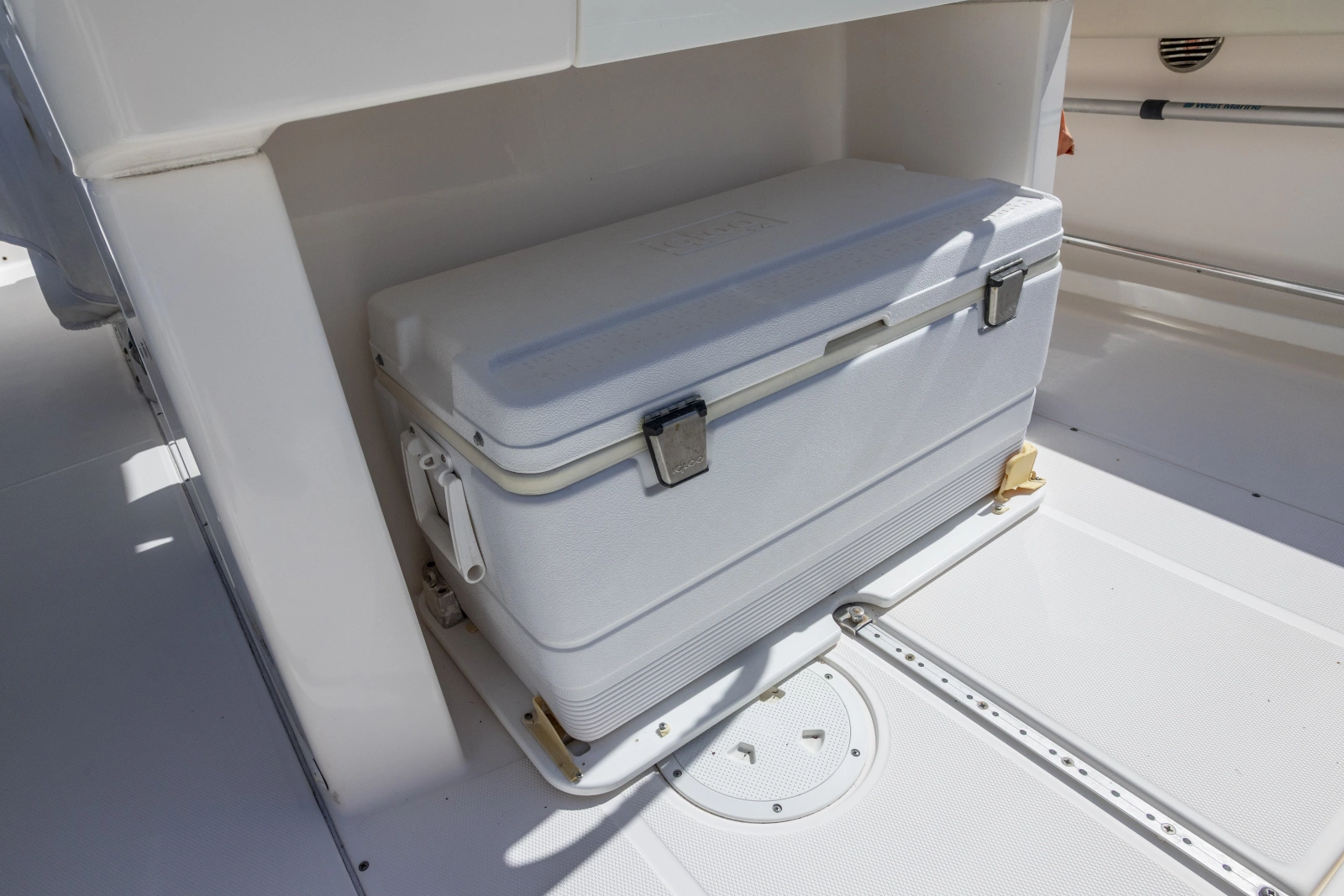 2012 Everglades 295 CENTER CONSOLE