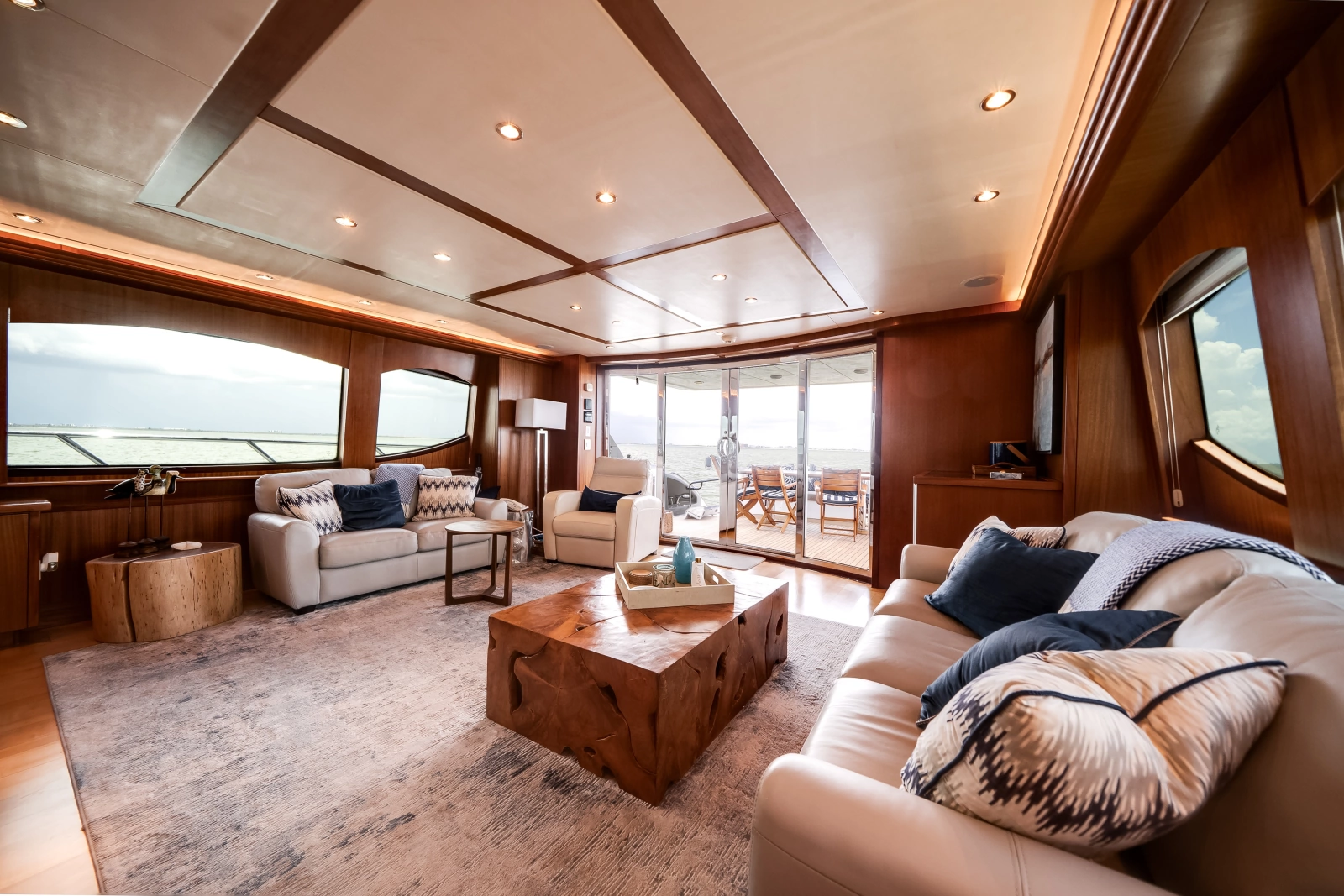 2008 Hatteras 