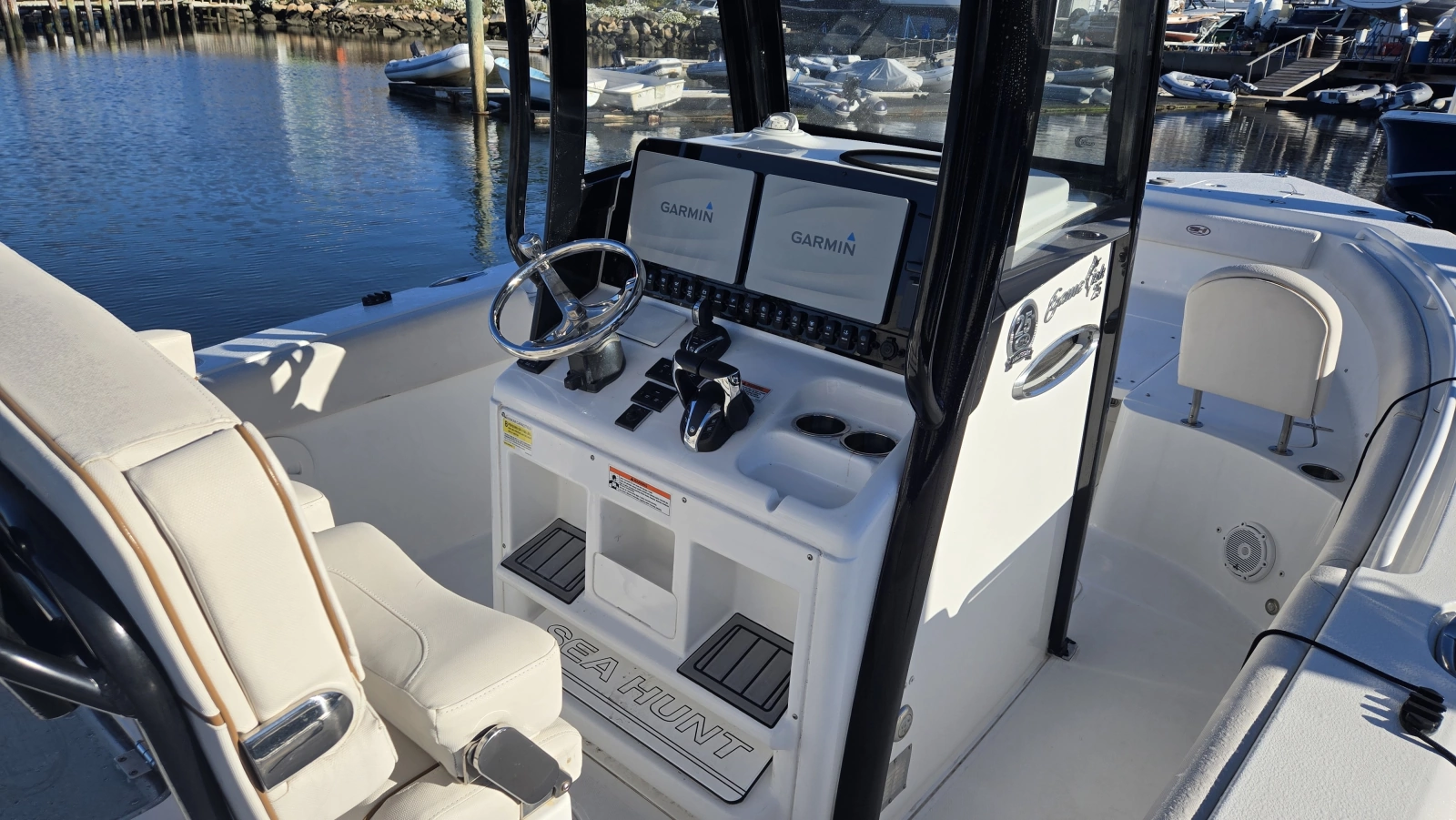 2021 Sea Hunt Gamefish 25