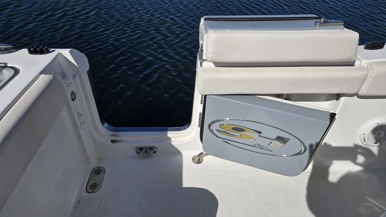 2021 Sea Hunt Gamefish 25