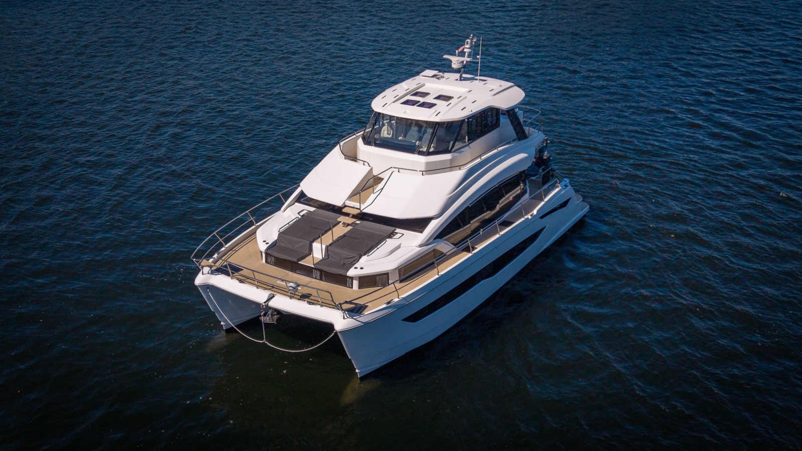 2025 Aquila 54 Yacht
