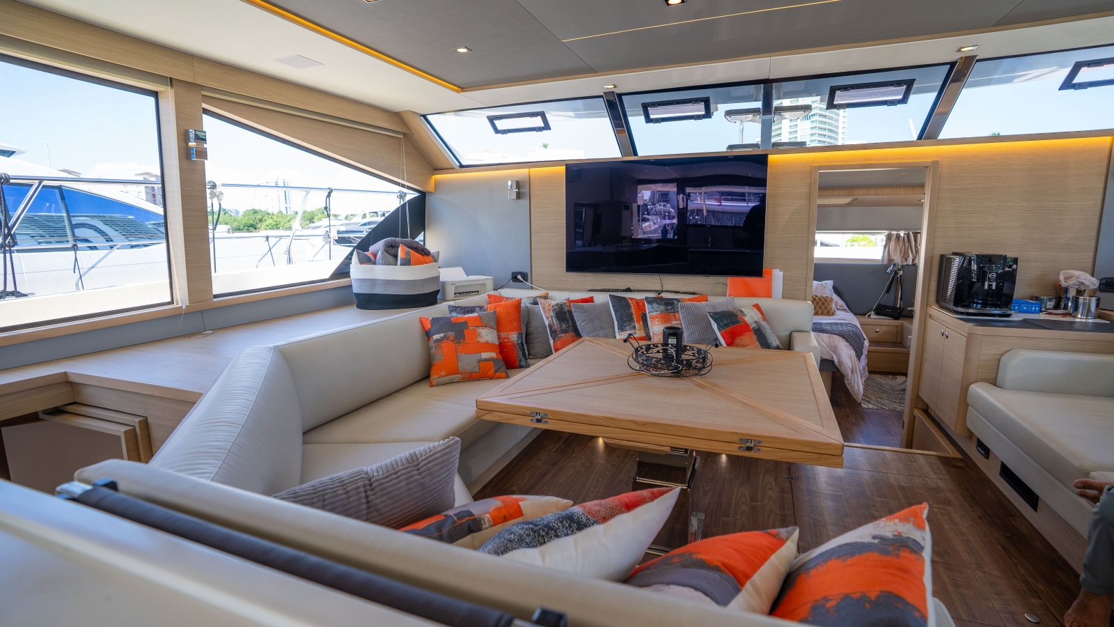 2025 Aquila 54 Yacht