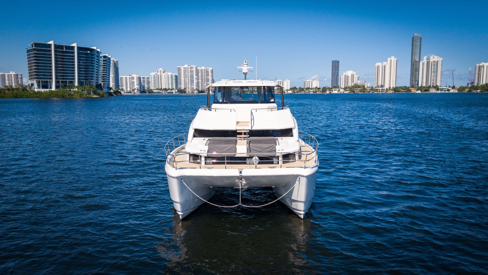2025 Aquila 54 Yacht