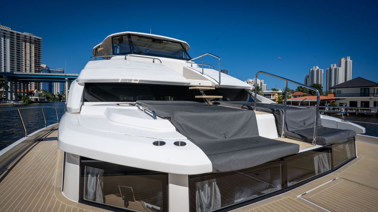 2025 Aquila 54 Yacht