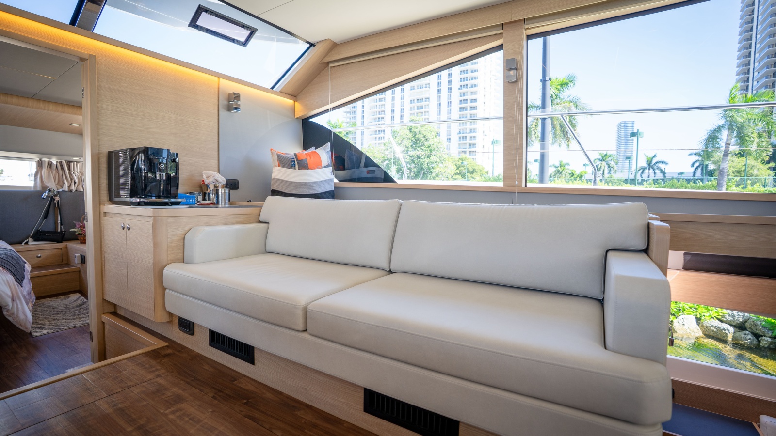 2025 Aquila 54 Yacht