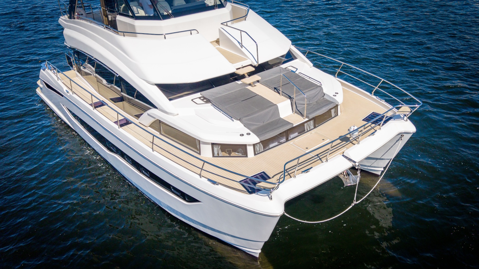2025 Aquila 54 Yacht
