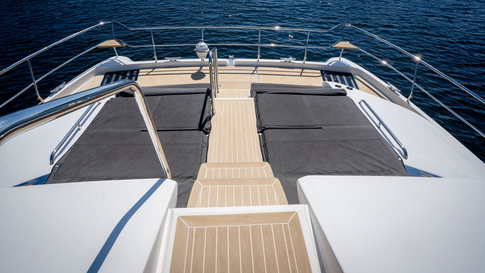 2025 Aquila 54 Yacht