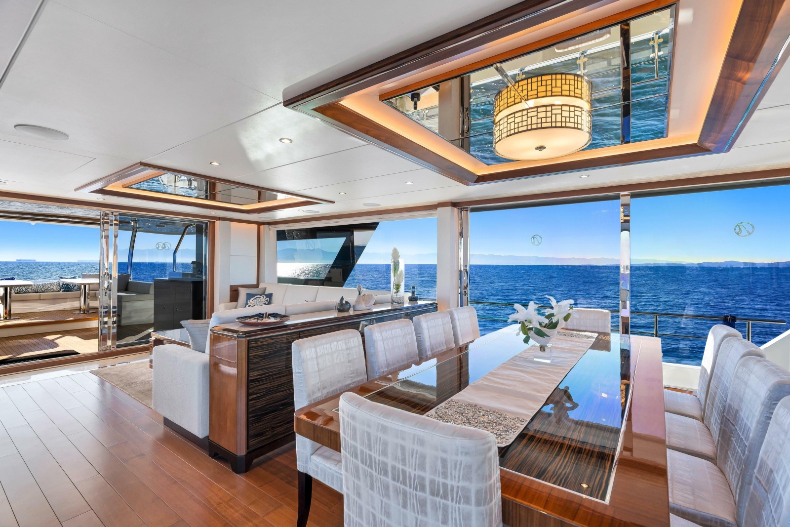 2021 Ocean Alexander 32L Motor Yacht
