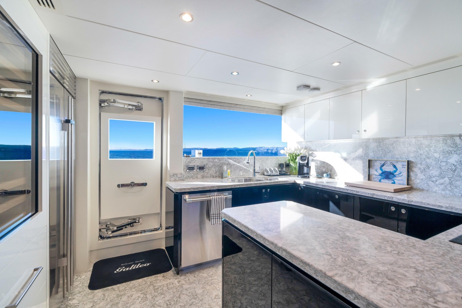 2021 Ocean Alexander 32L Motor Yacht