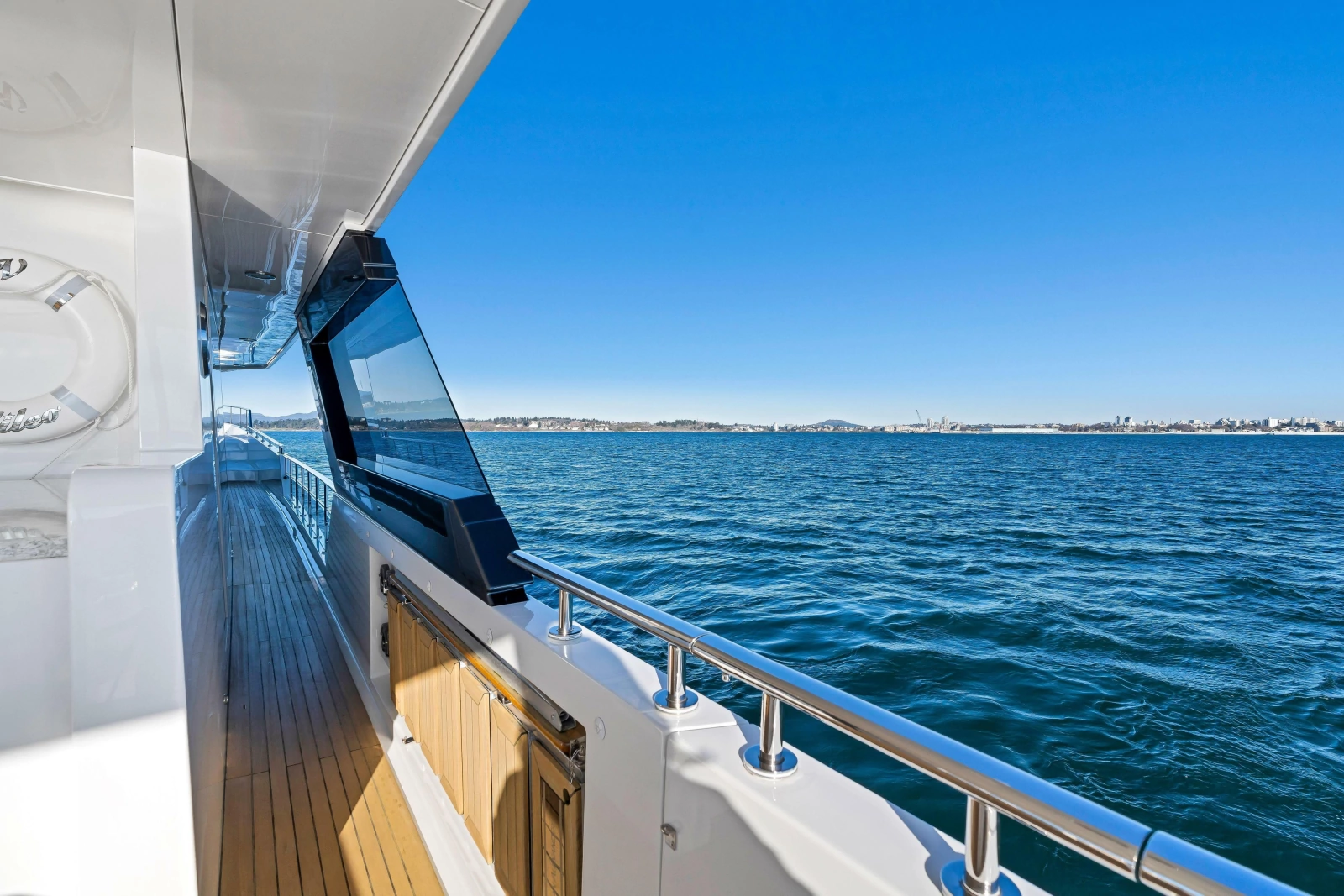 2021 Ocean Alexander 32L Motor Yacht