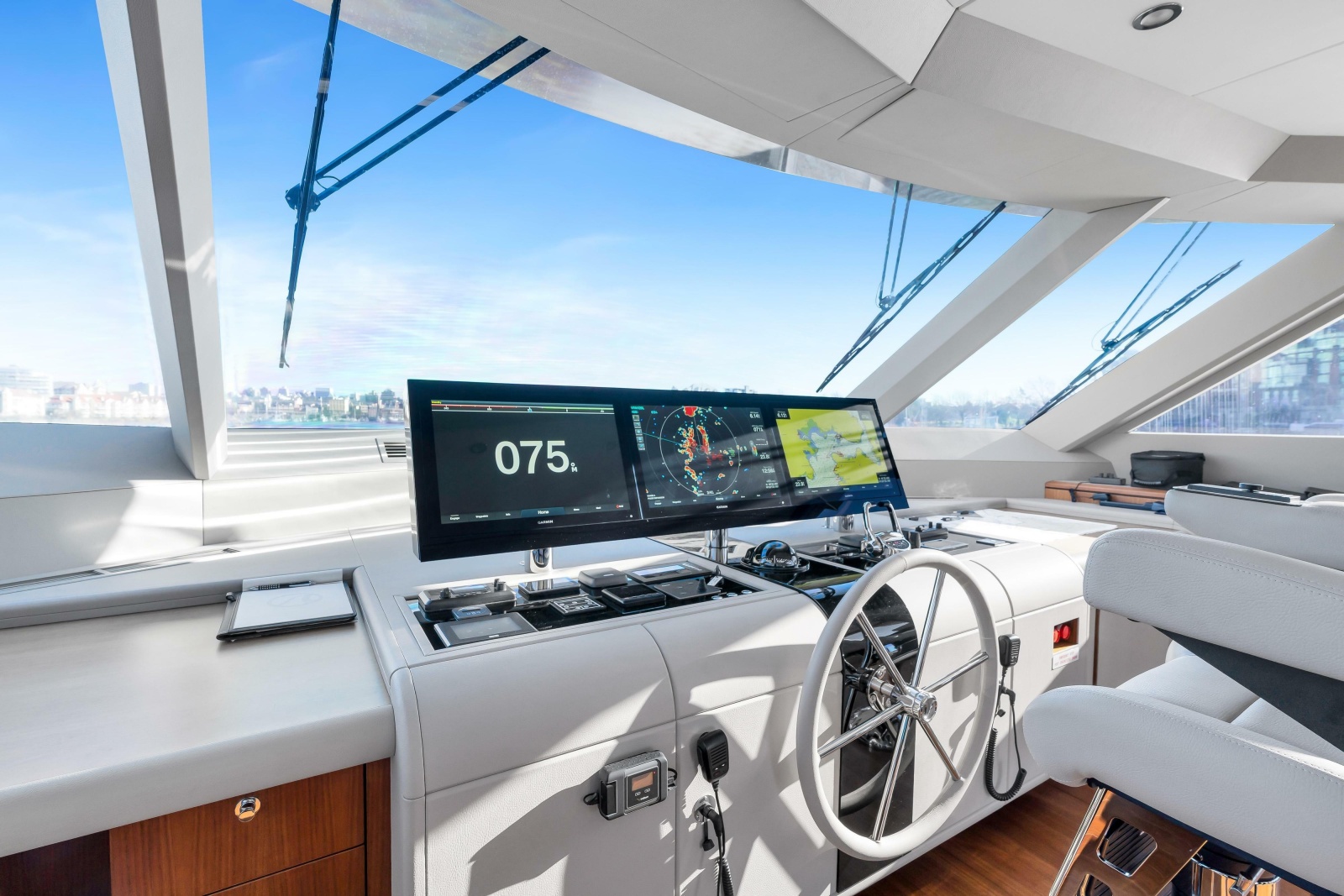 2021 Ocean Alexander 32L Motor Yacht