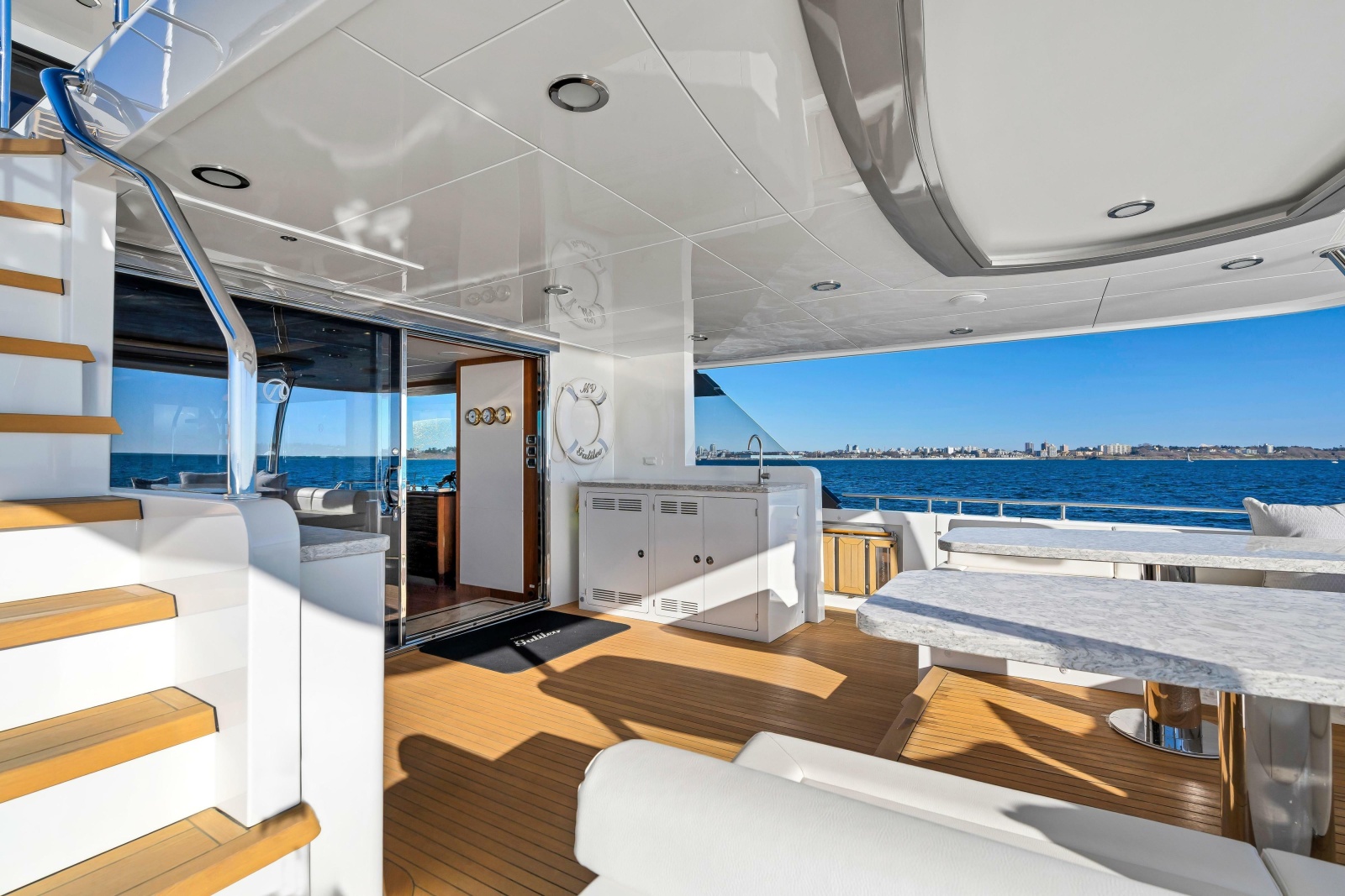 2021 Ocean Alexander 32L Motor Yacht