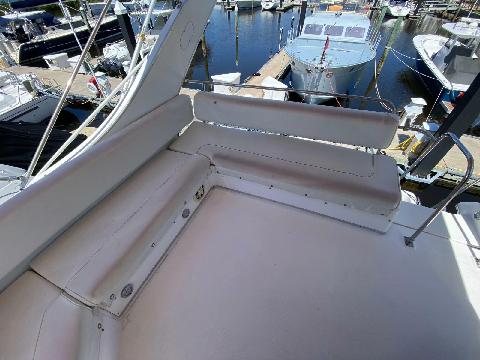 2001 Bayliner 3988 Motoryacht