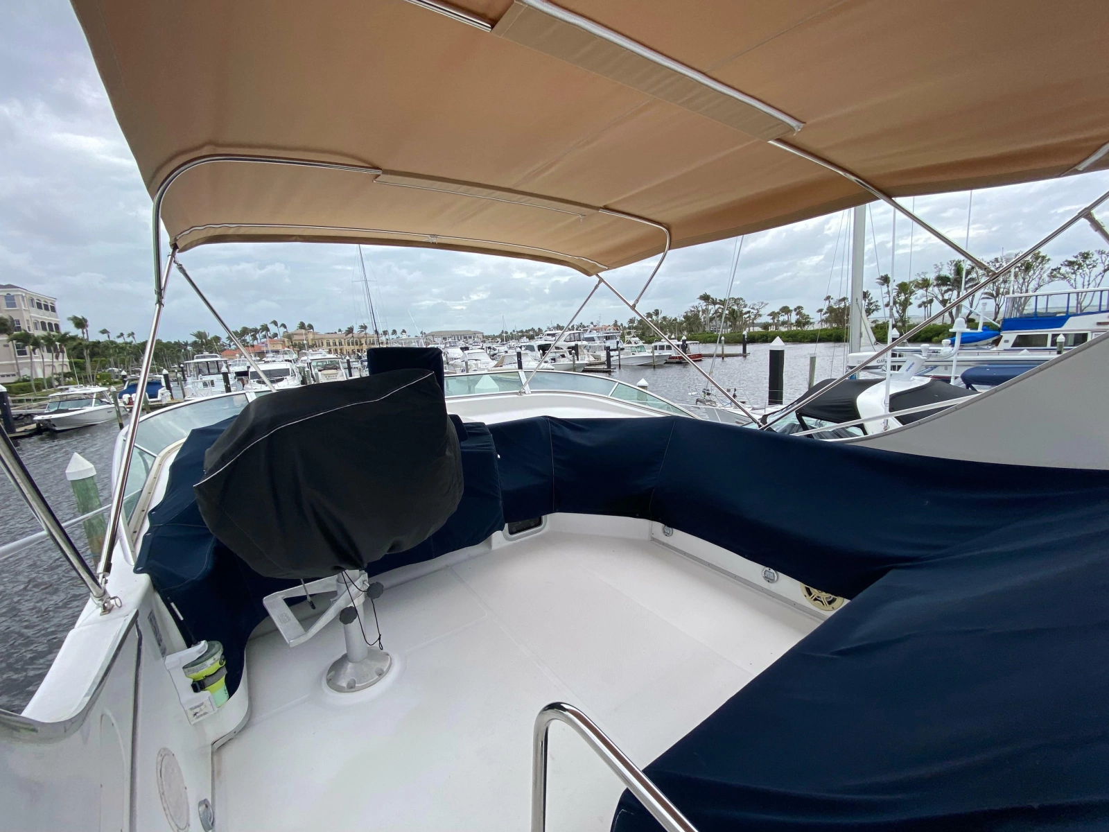 2001 Bayliner 3988 Motoryacht