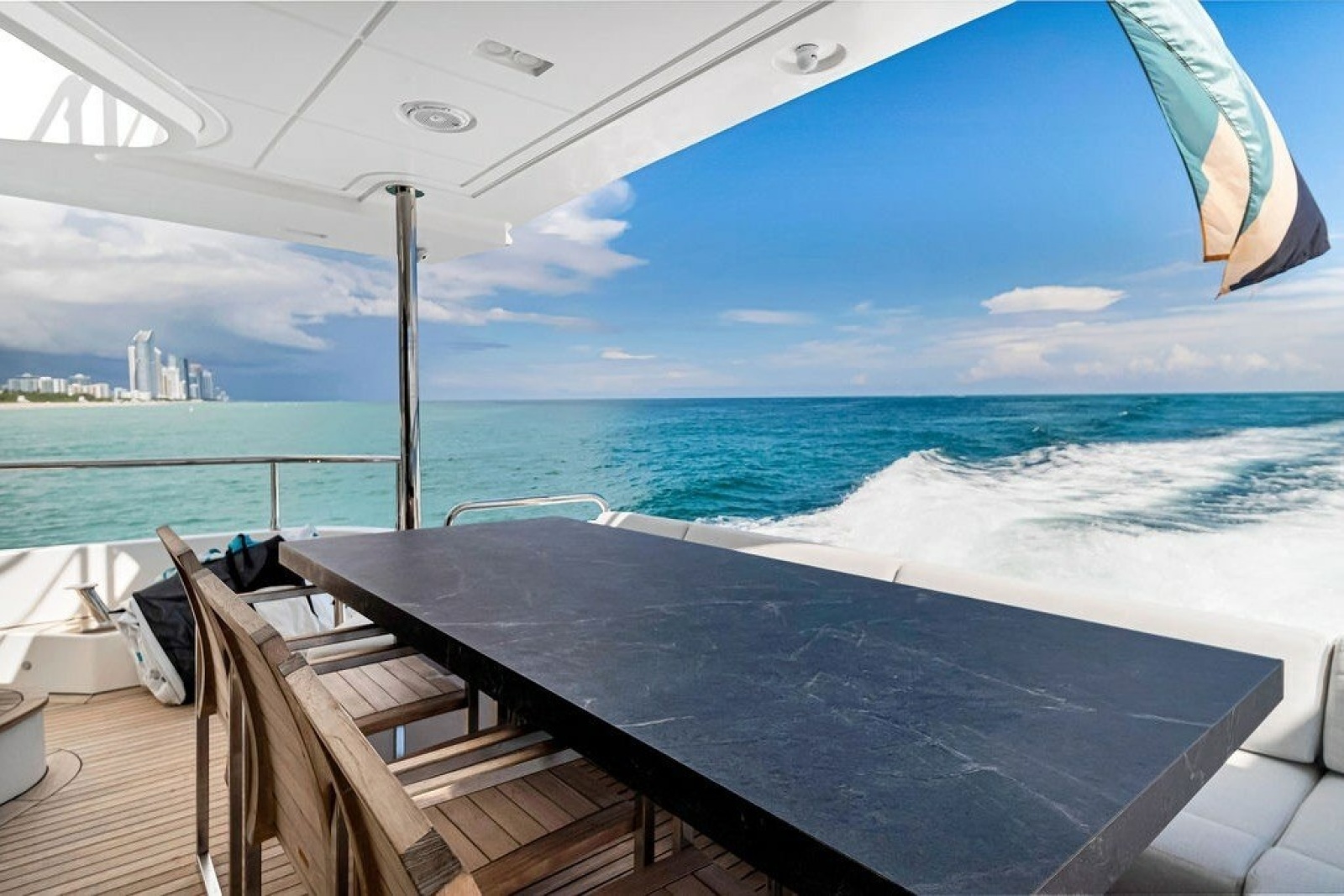 2017 Azimut 84