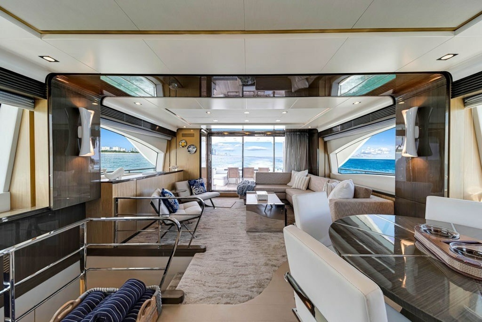 2017 Azimut 84